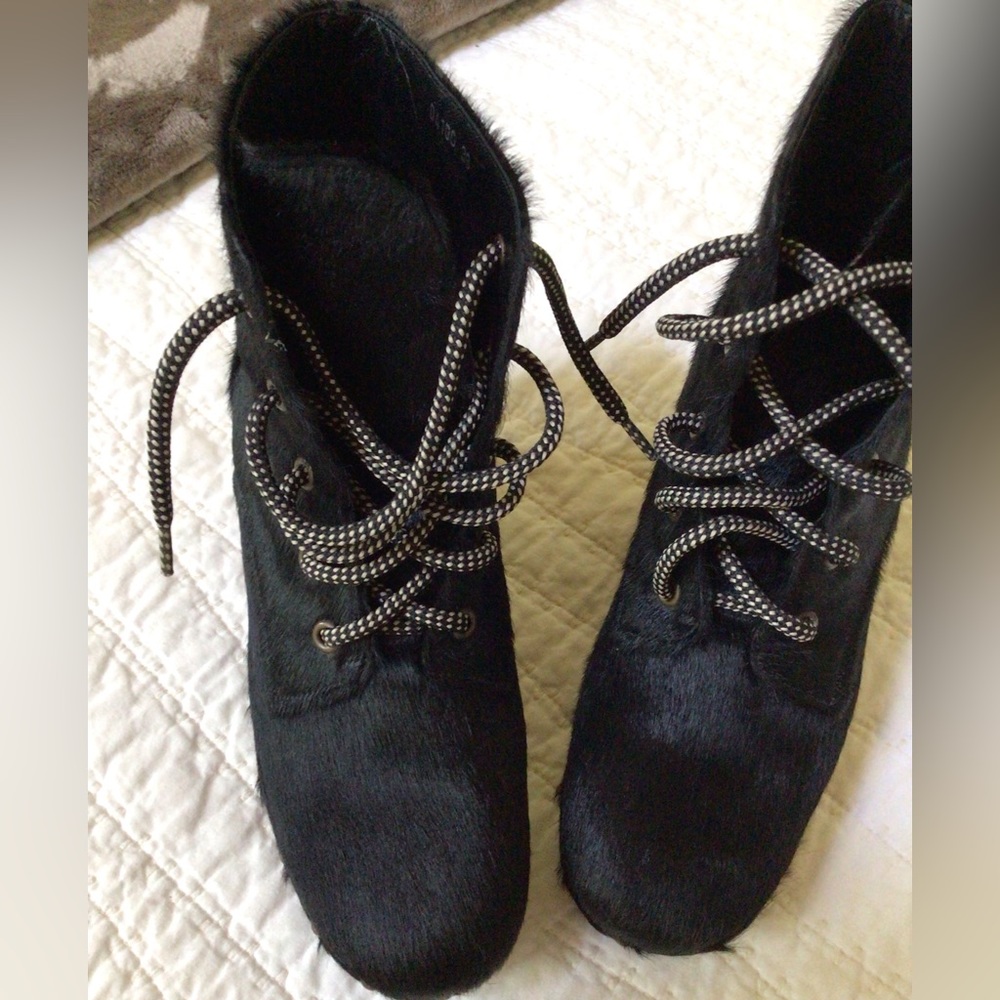 Opening Ceremony
Joelle Studded Lace-Up Leather Bootie 38/8 - Picture 3 of 13
